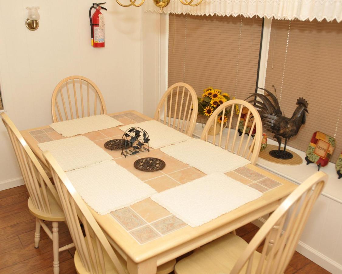 Venture Out 584 Seabreeze Dr Comes With Golf Cart Holiday home